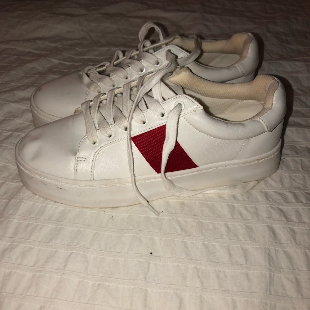 Platform white sneakers with red stripe